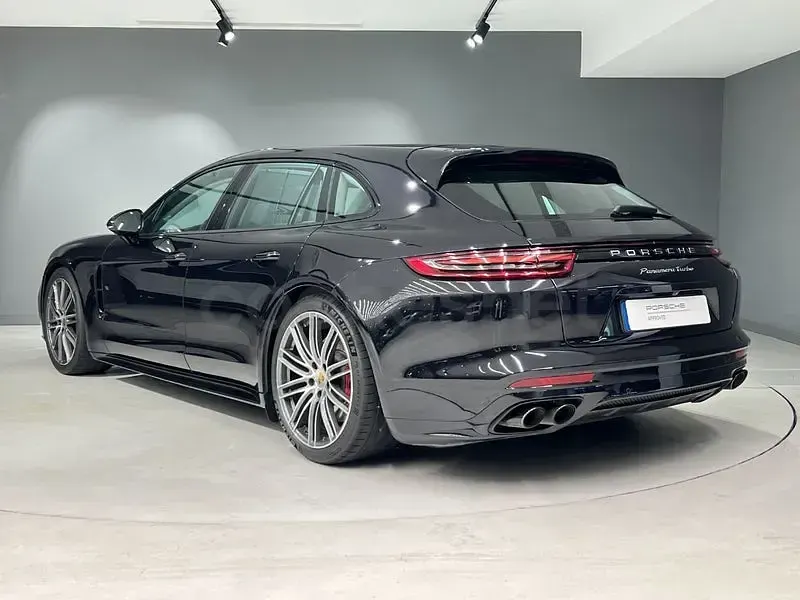 Usado Porsche Panamera Turbo Sport Turismo Sport Turismo 550 CV (404 kW) 2017 Negro Familiar