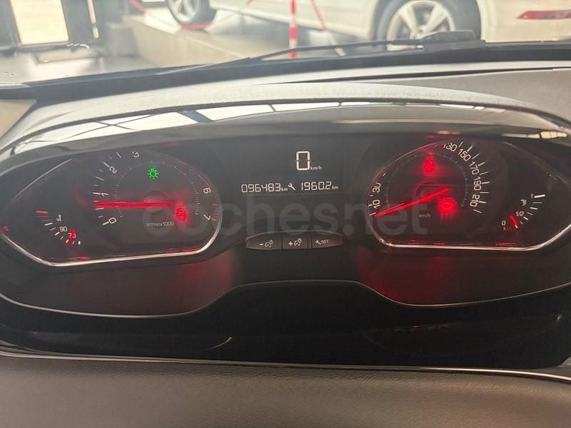 Usado Peugeot 208 Access 82 CV (60 kW) 2014 Gris / plata Utilitario