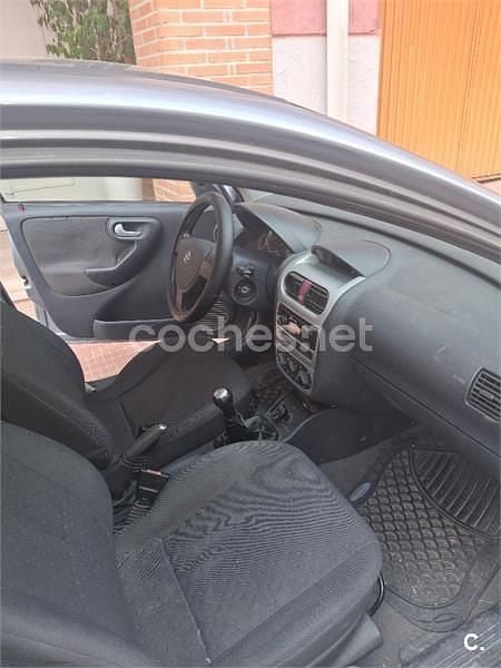 Usado Opel Corsa Club 75 CV (55 kW) 2004 Gris / plata Utilitario
