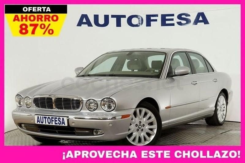 Usado Jaguar XJ8 298 CV (219 kW) 2003 Gris / plata Berlina