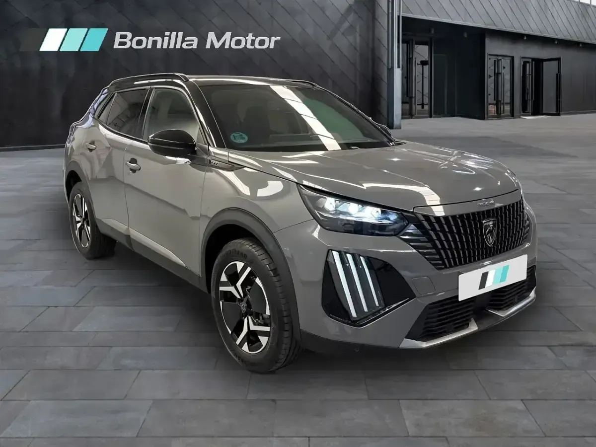 Usado Peugeot 2008 GT 130 CV (95 kW) 2024 Gris SUV