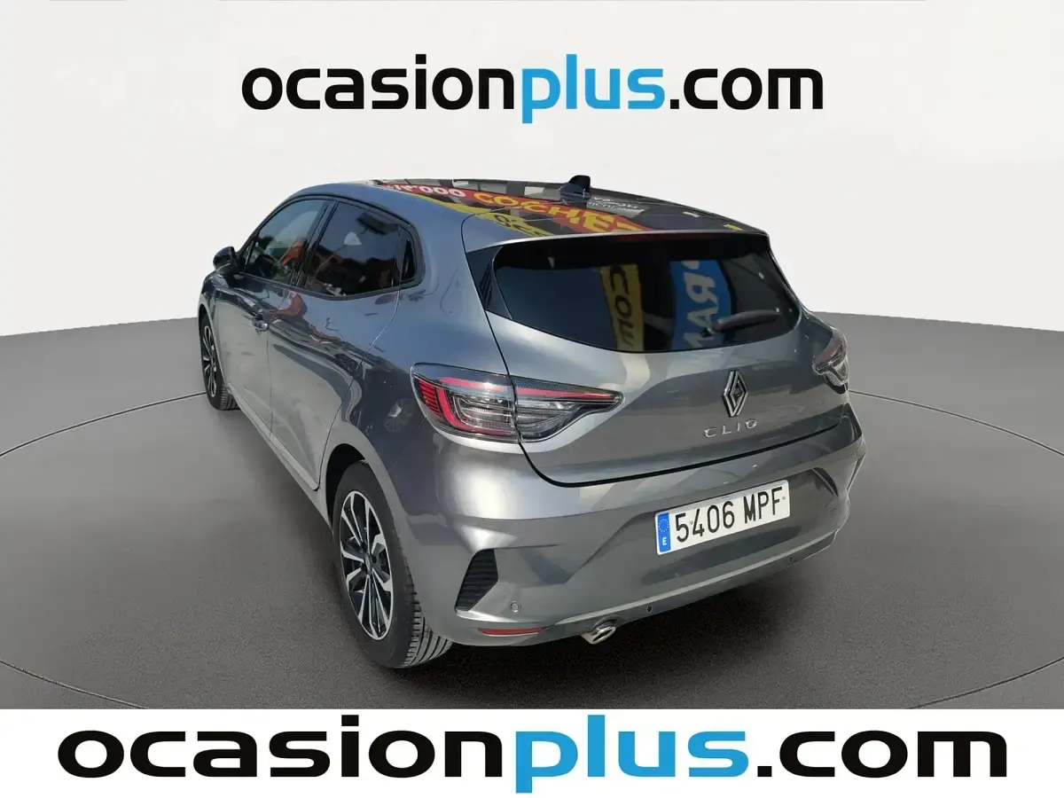 Usado Renault Clio Techno 91 CV (66 kW) 2024 Gris Utilitario