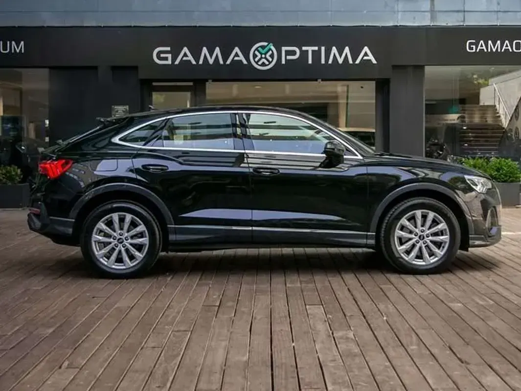 Usado Audi Q3 Sportback Attraction 245 CV (180 kW) 2022 Negro SUV