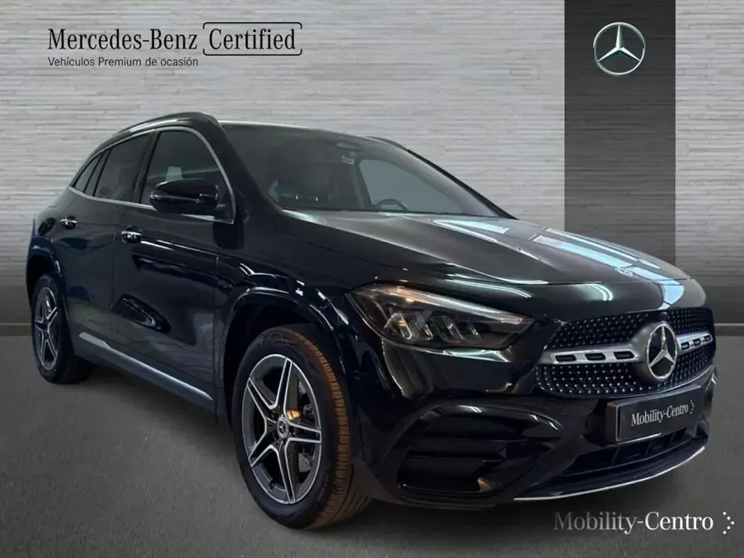 Usado Mercedes GLA250 163 CV (119 kW) 2025 Negro noche SUV