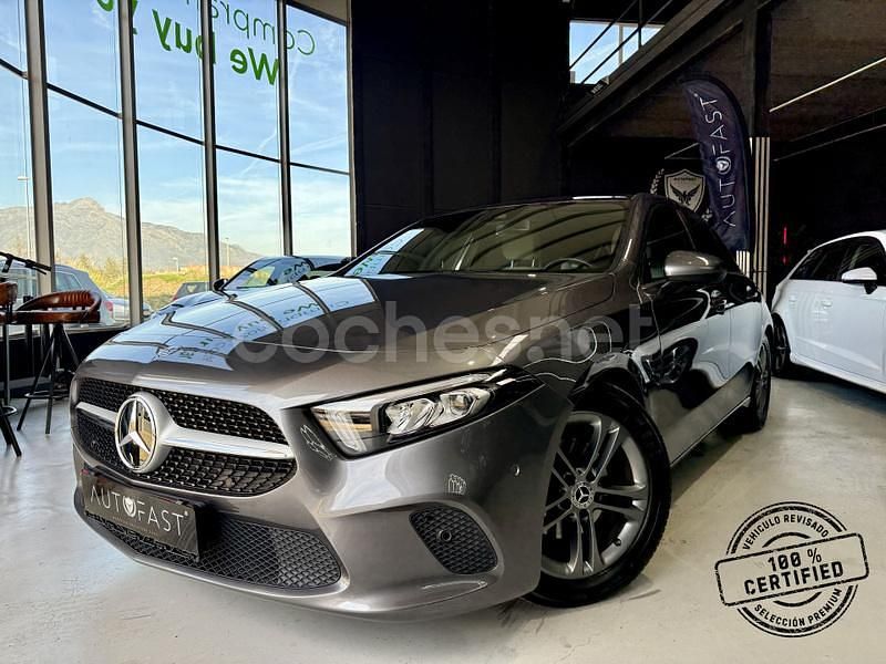Gris / plata Usado 2019 Mercedes A180 Berlina | 20.490 € (Precio justo) - Imagen 1/4