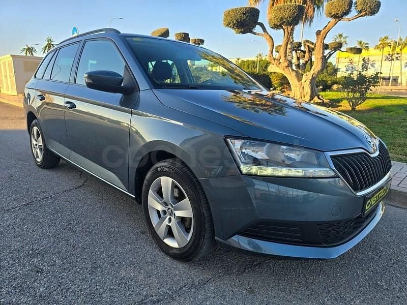 Usado Skoda Fabia Style 95 CV (69 kW) 2020 Gris / plata Berlina