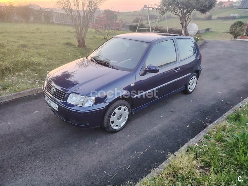 Usado VW Polo Trendline 75 CV (55 kW) 2000 Azul Berlina
