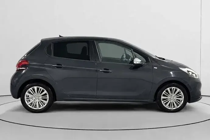 Usado Peugeot 208 Style 82 CV (60 kW) 2016 Utilitario