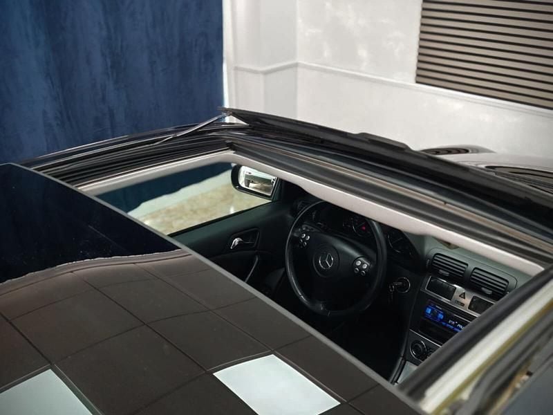 Usado Mercedes C220 Sport Edition 150 CV (110 kW) 2005 Negro Berlina