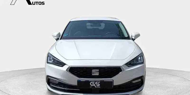 Usado Seat Leon Style 110 CV (80 kW) 2022 Blanco