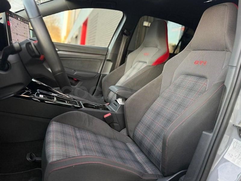 Usado VW Golf VIII GTI 265 CV (194 kW) 2024 Gris / plata Berlina