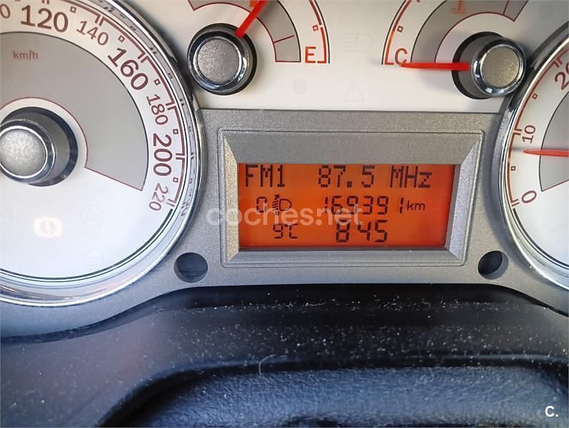 Usado Fiat Linea Dynamic 90 CV (66 kW) 2007 Gris / plata Berlina