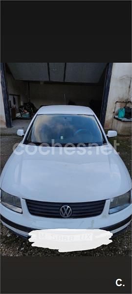 Usado VW Passat 90 CV (66 kW) 1997 Blanco Berlina