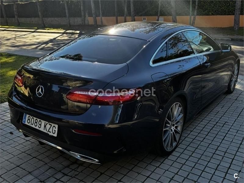 Usado Mercedes E220 194 CV (142 kW) 2019 Azul Coupe