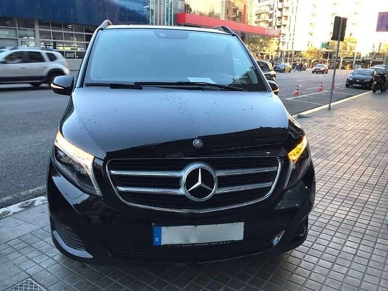 Usado Mercedes V250 Avantgarde 190 CV (139 kW) 2015 Negro Monovolumen