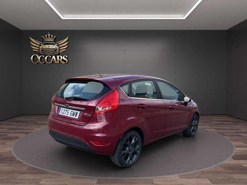 Usado Ford Fiesta Titanium 120 CV (88 kW) 2009 Burdeos Utilitario