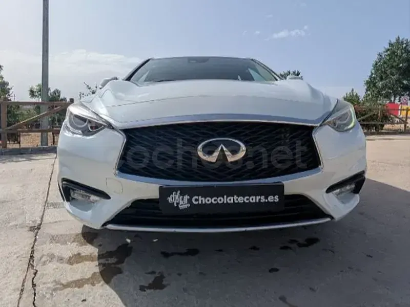 Usado Infiniti Q30 Premium 109 CV (80 kW) 2018 Blanco Berlina
