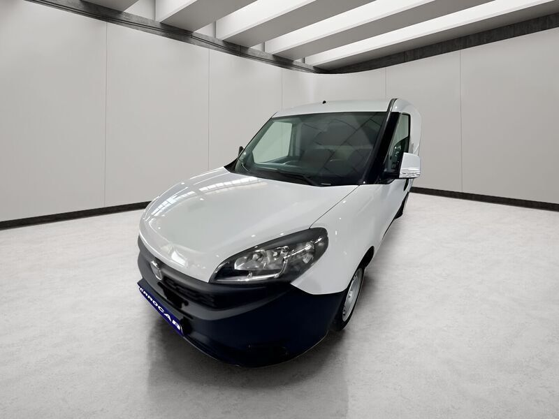 Blanco Usado 2020 Fiat Doblò Monovolumen | 10.750 € (Precio justo) - Imagen 1/4