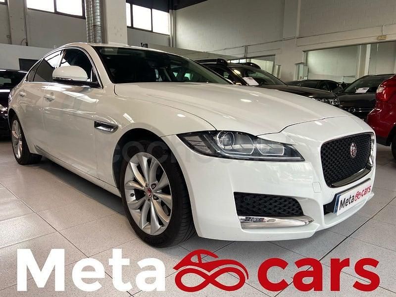 Usado Jaguar XF Pure 180 CV (132 kW) 2018 Blanco Berlina