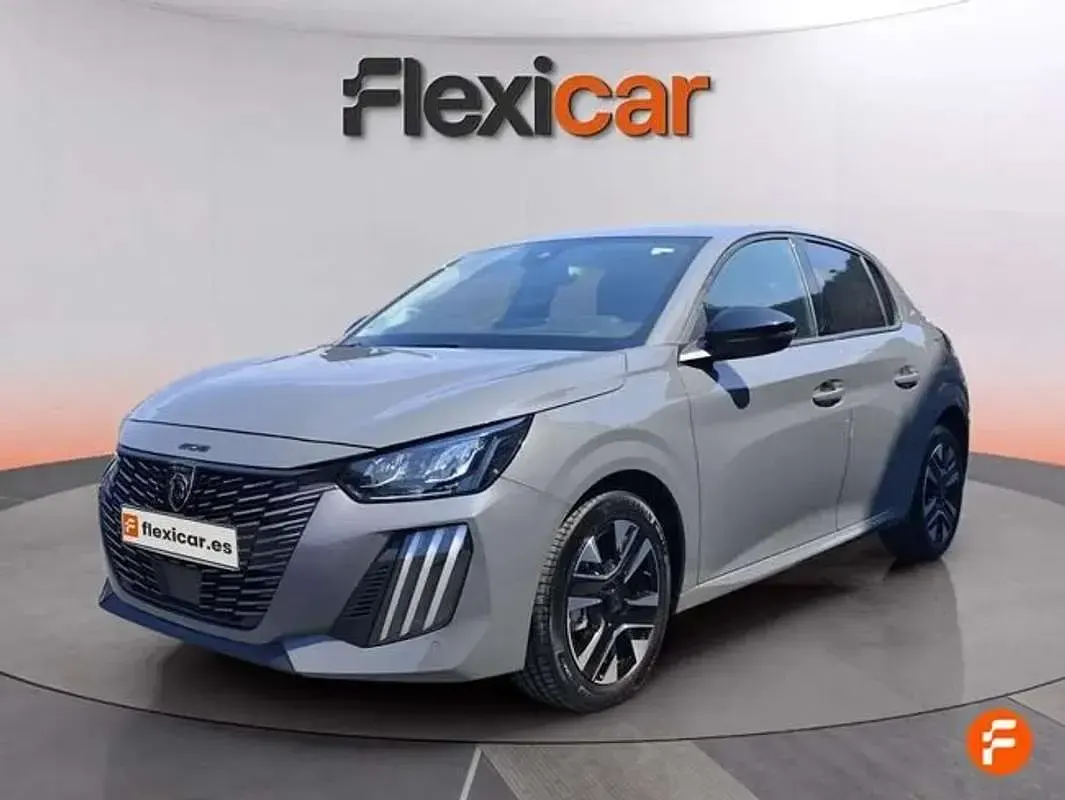 Usado Peugeot 208 Allure 101 CV (74 kW) 2025 Gris Utilitario