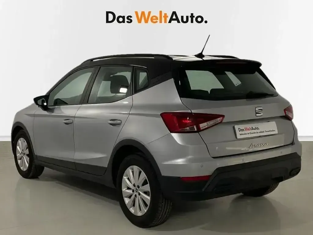 Usado Seat Arona Style 110 CV (80 kW) 2024 Gris SUV