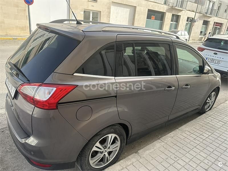 Usado Ford Grand C-Max Titanium 115 CV (84 kW) 2012 Gris / plata Monovolumen