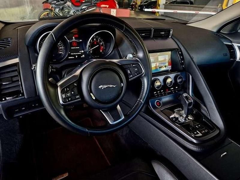 Usado Jaguar F-Type 340 CV (250 kW) 2017 Gris Coupe