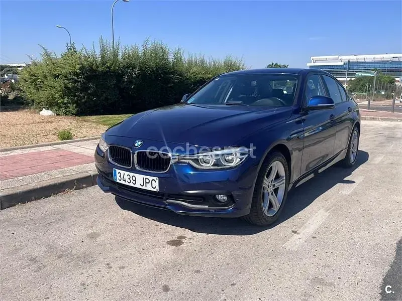Usado BMW 318 143 CV (105 kW) 2016 Azul Berlina