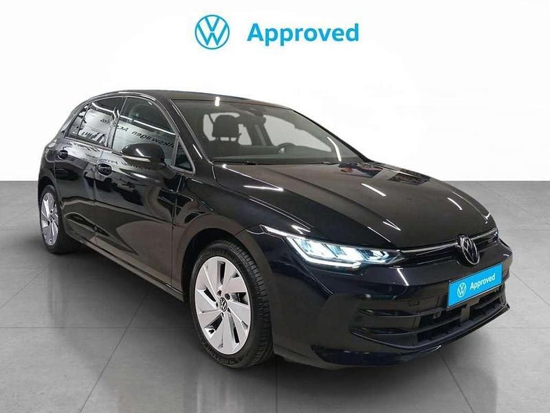 Usado VW Golf VIII 116 CV (85 kW) 2025 Negro Utilitario