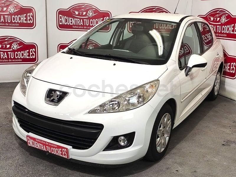 Usado Peugeot 207 Active 75 CV (55 kW) 2011 Blanco Berlina