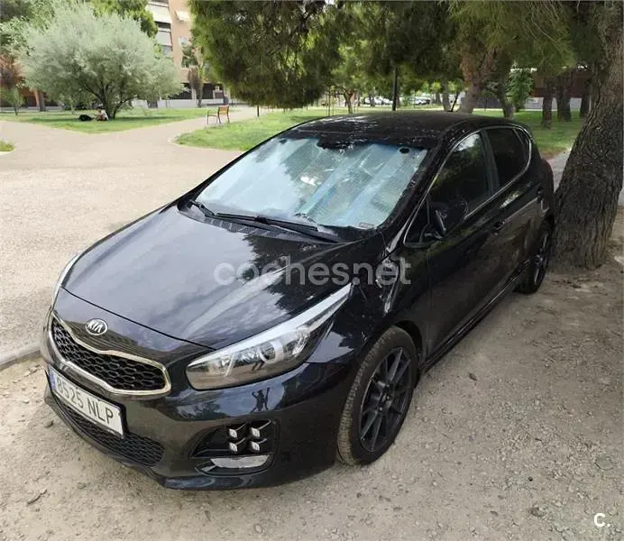 Usado Kia Ceed GT GT-Line 136 CV (100 kW) 2017 Negro Berlina