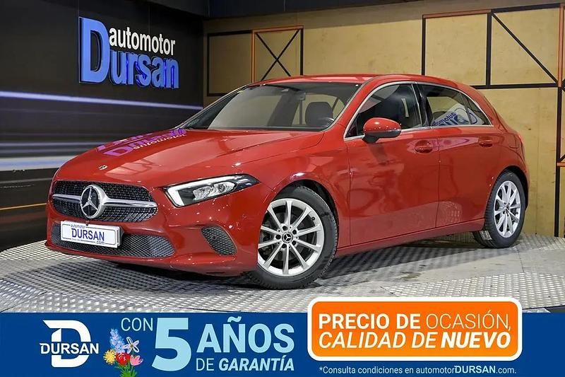 Usado Mercedes A180 116 HP (85 kW) 2019 Vermelho Sedan