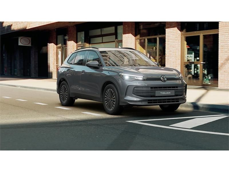 Nuevo VW Tiguan Match 150 CV (110 kW) 2025 Gris delfin SUV