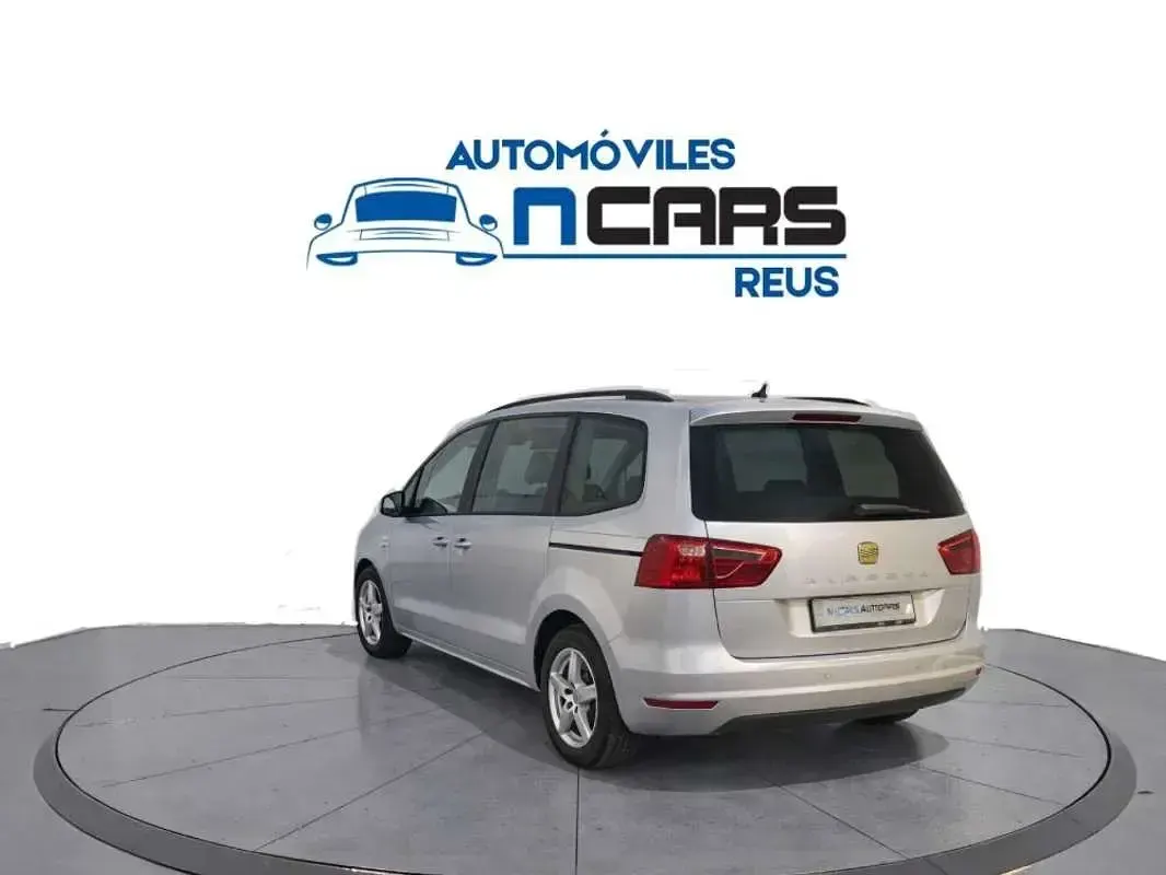 Usado Seat Alhambra Style 140 CV (102 kW) 2013 Plateado Monovolumen