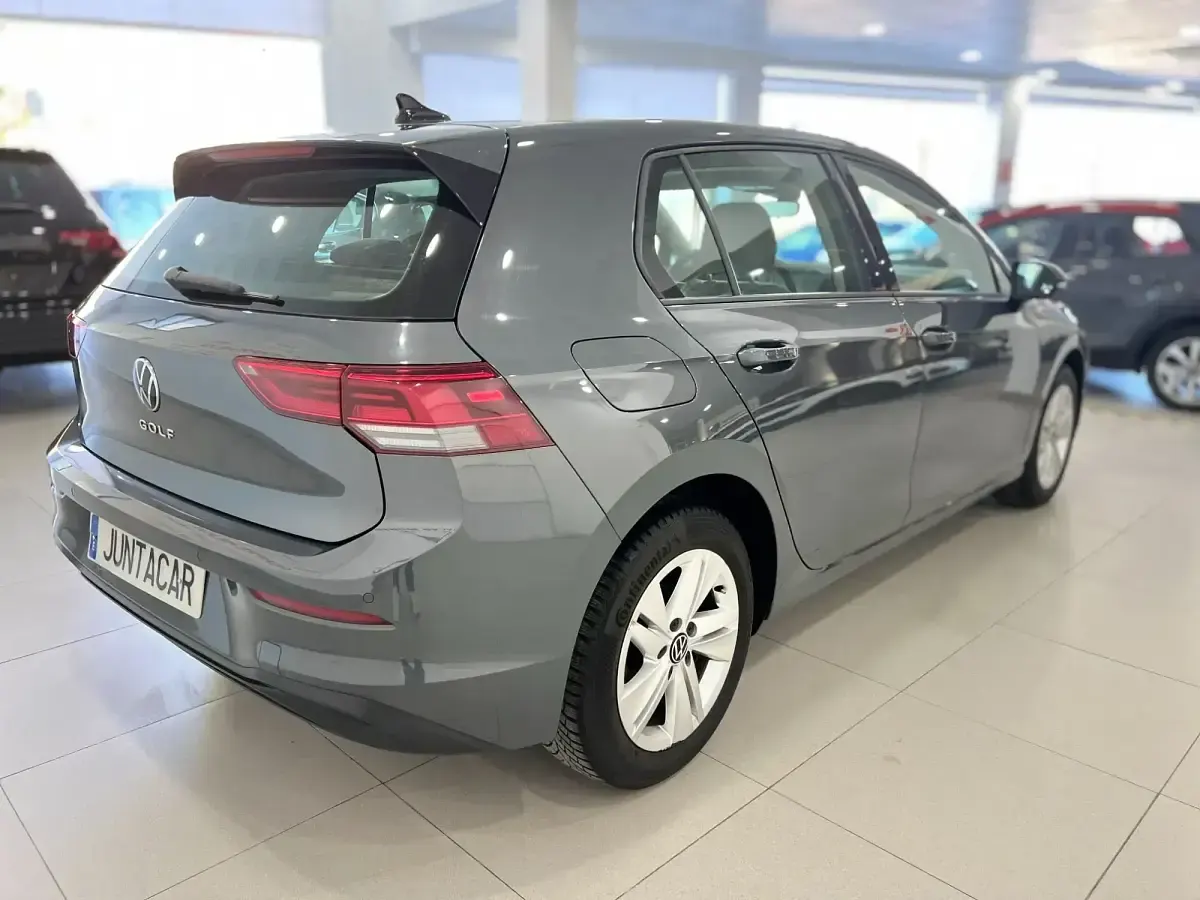 Usado VW Golf VIII Life 150 CV (110 kW) 2022 Gris
