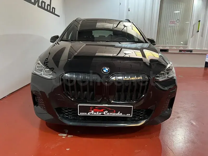 Usado BMW 218 Comfort Edition 136 CV (100 kW) 2024 Negro Familiar