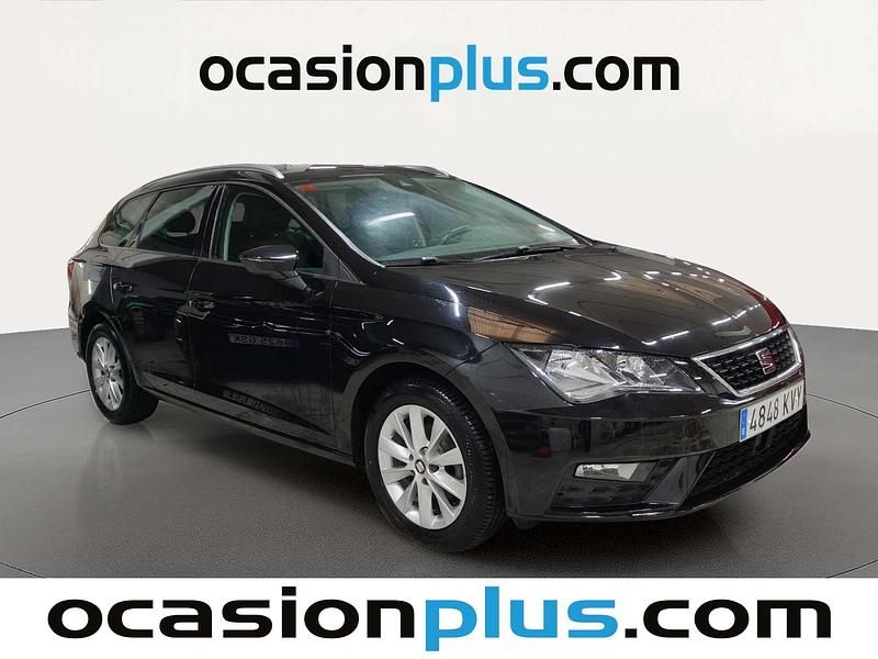 Usado Seat Leon Style 115 CV (84 kW) 2019 Negro Monovolumen