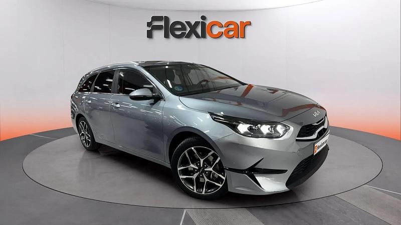 Usado Kia Ceed 136 CV (100 kW) 2022 Gris Utilitario