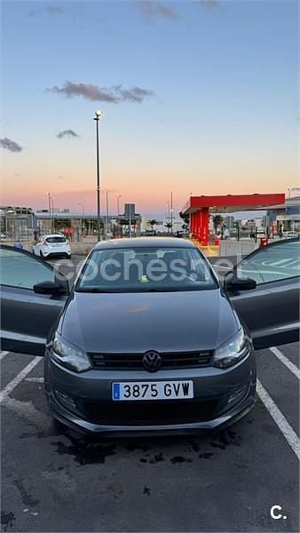 Usado VW Polo Advance 85 CV (62 kW) 2010 Negro Utilitario