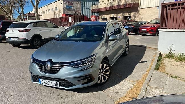 Usado Renault Mégane IV Zen 160 CV (117 kW) 2021 Gris / plata Familiar