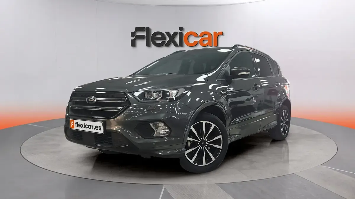 Usado Ford Kuga ST-Line 150 CV (110 kW) 2018 Gris SUV
