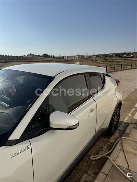 Usado Toyota C-HR Advance 122 CV (89 kW) 2018 Blanco SUV