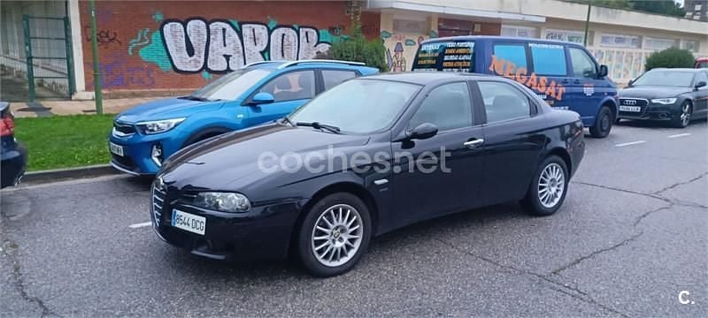 Negro Usado 2004 Alfa Romeo 156 Distinctive Berlina | 3200 € - Imagen 1/4