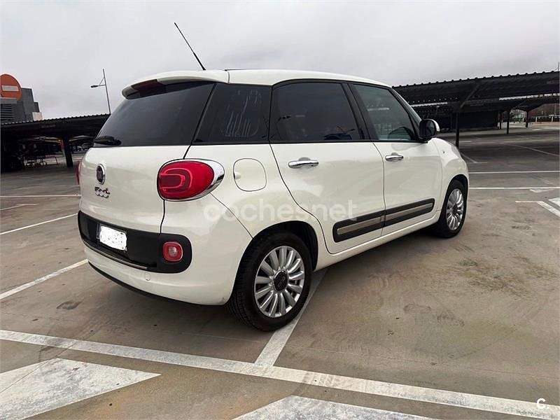 Usado Fiat 500L Lounge 85 CV (62 kW) 2013 Blanco Monovolumen