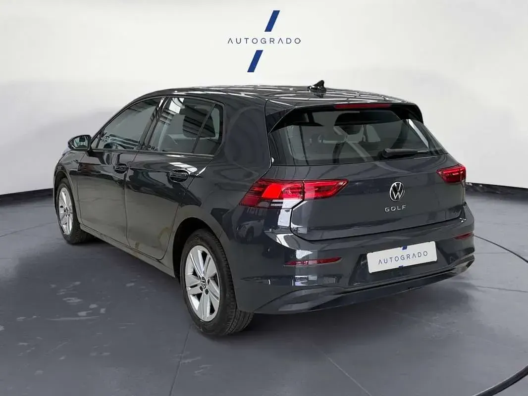 Usado VW Golf VIII 116 CV (85 kW) 2022 Gris Utilitario