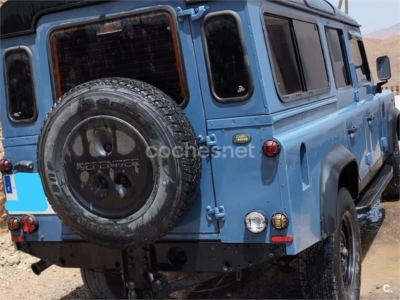 Usado Land Rover Defender SE 122 CV (89 kW) 2010 Azul Familiar