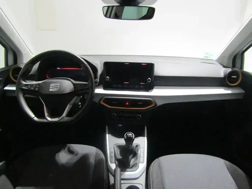 Usado Seat Arona Style 115 CV (84 kW) 2025 Blanco SUV