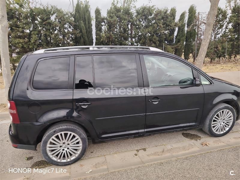 Usado VW Touran Edition 105 CV (77 kW) 2009 Negro Monovolumen