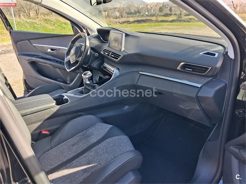 Usado Peugeot 3008 Allure 130 CV (95 kW) 2020 Negro SUV