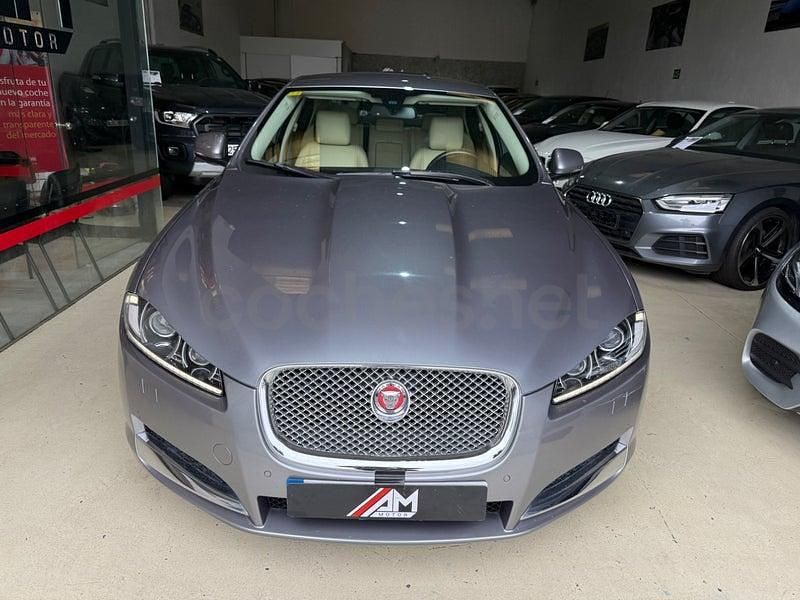 Usado Jaguar XF Luxury 200 CV (147 kW) 2014 Gris / plata Berlina